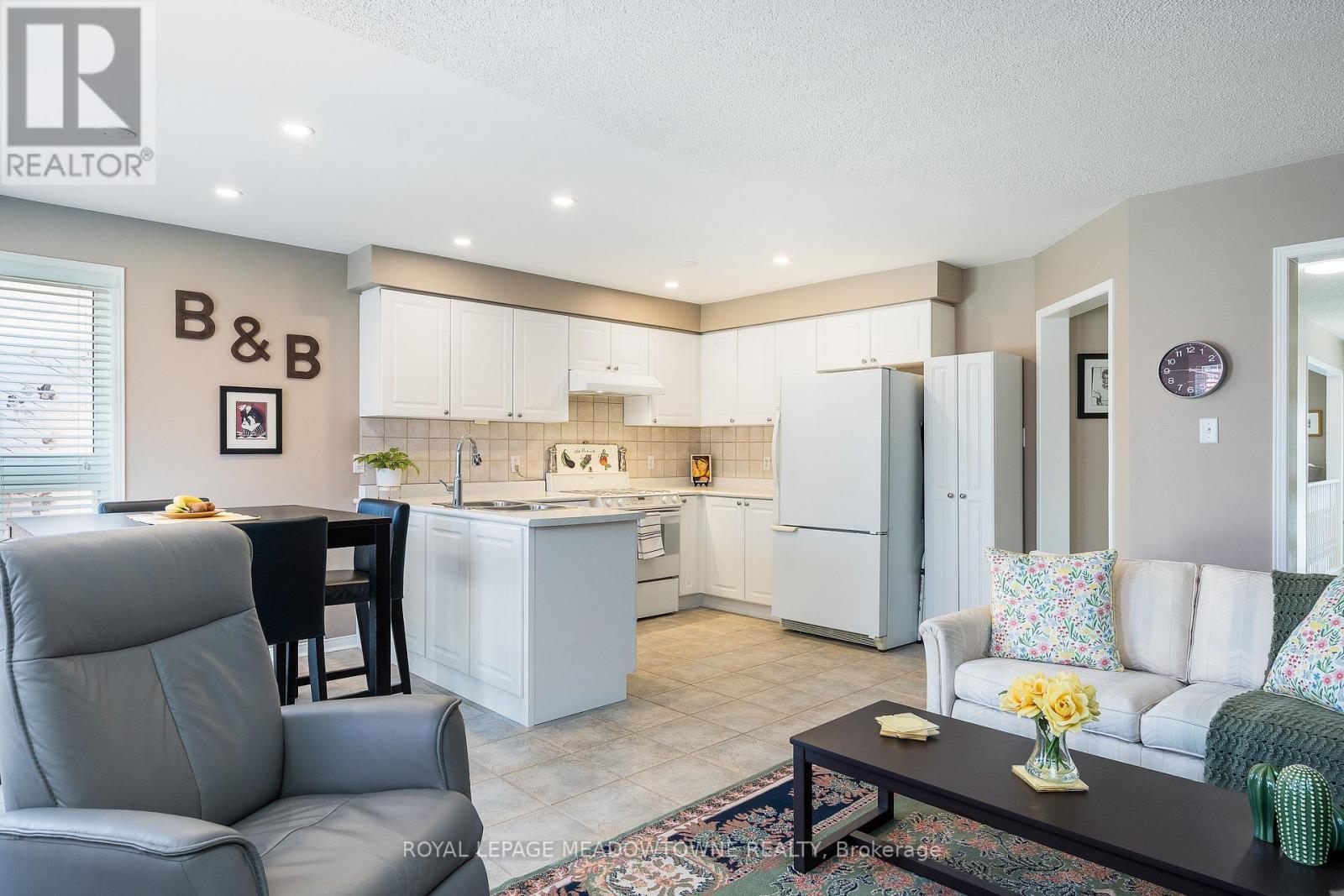 30 CRANBERRY HEIGHTS — photo 16