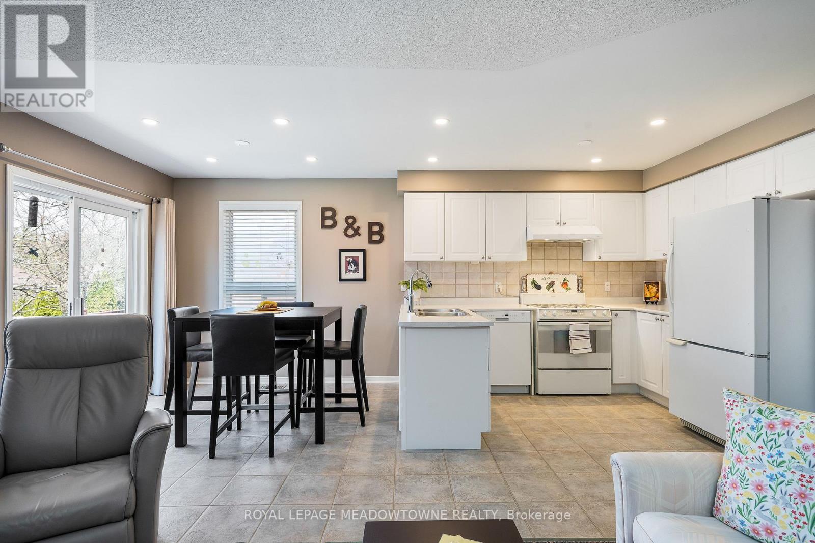 30 CRANBERRY HEIGHTS — photo 17