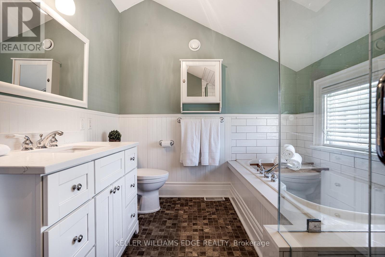 849 BEACH BOULEVARD — photo 32