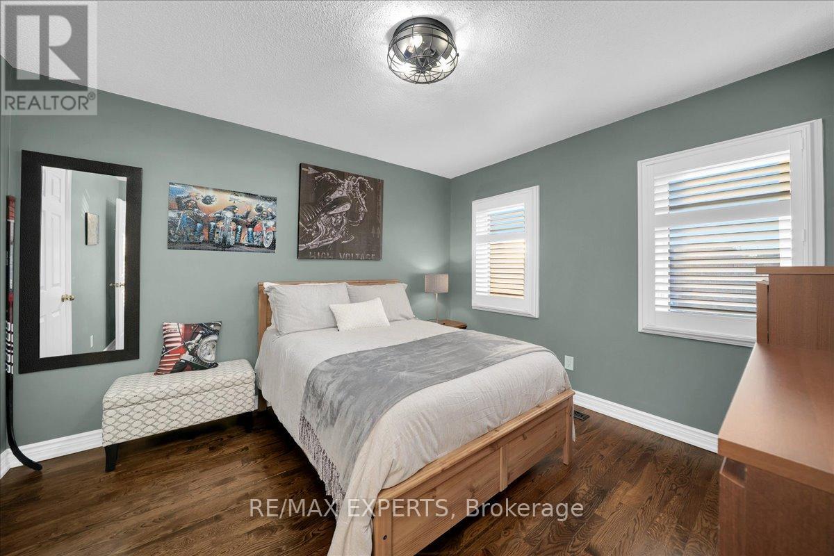 3 THORNBURY ROAD — photo 29
