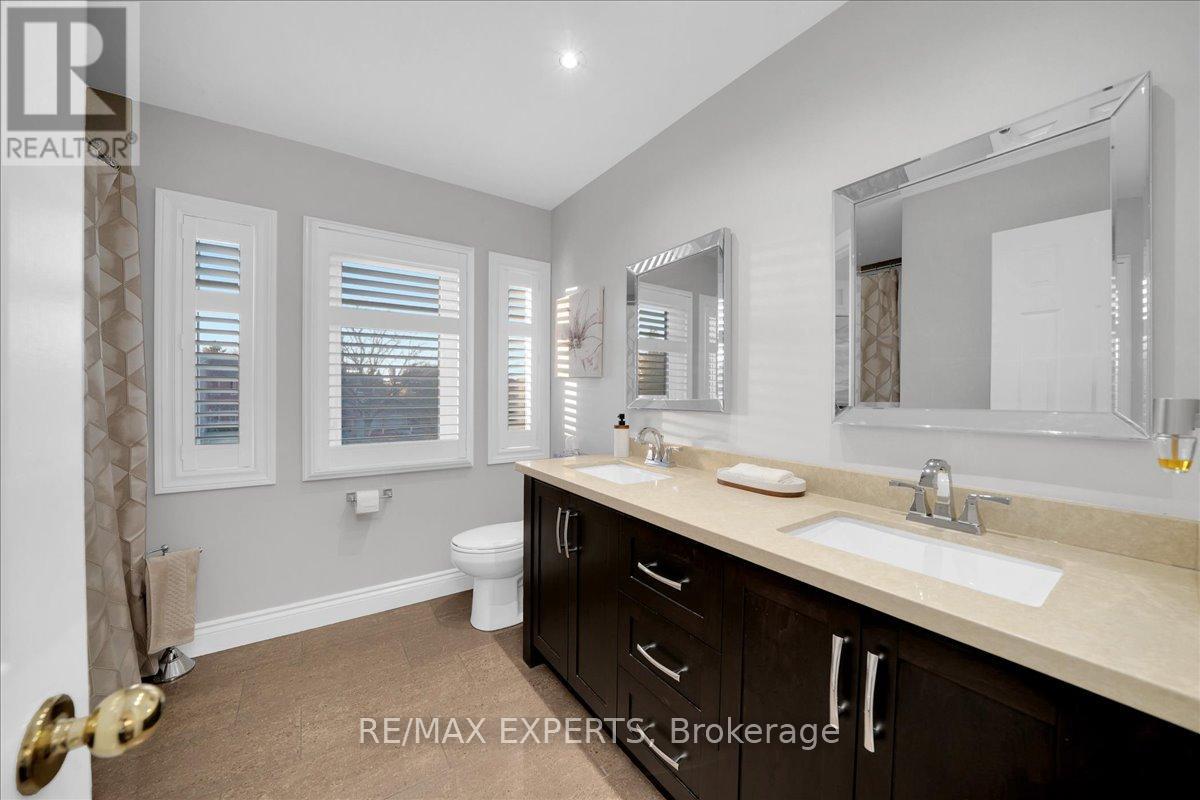 3 THORNBURY ROAD — photo 32