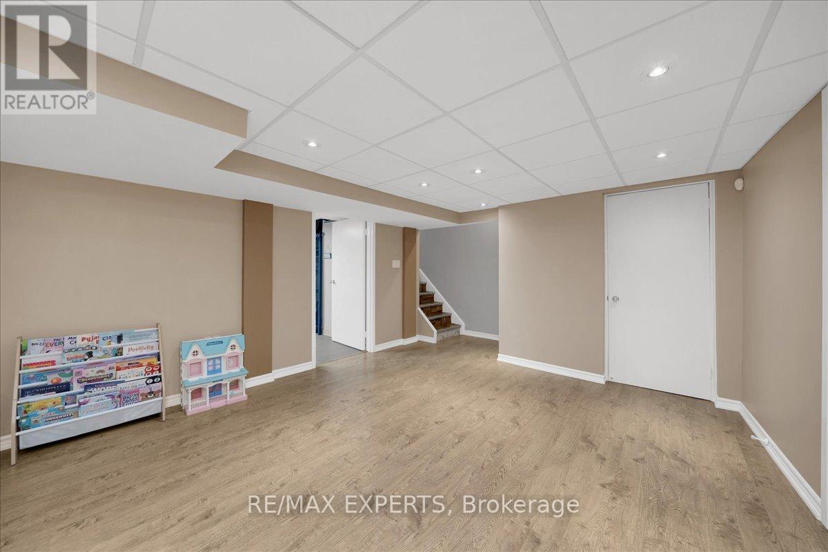 3 THORNBURY ROAD — photo 33