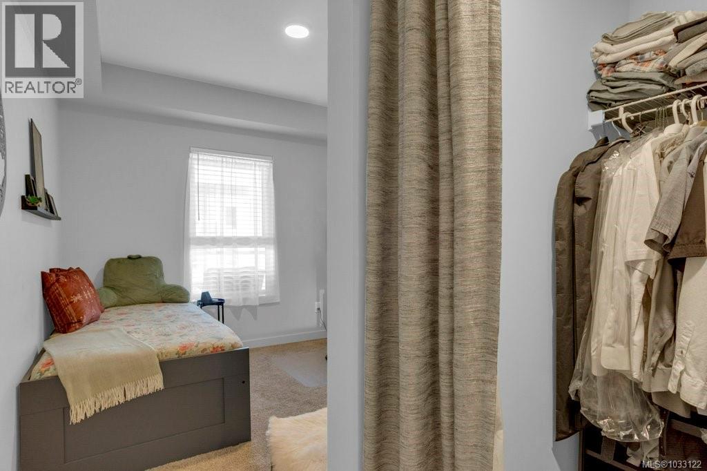 #313 140 Jensen Ave - 17