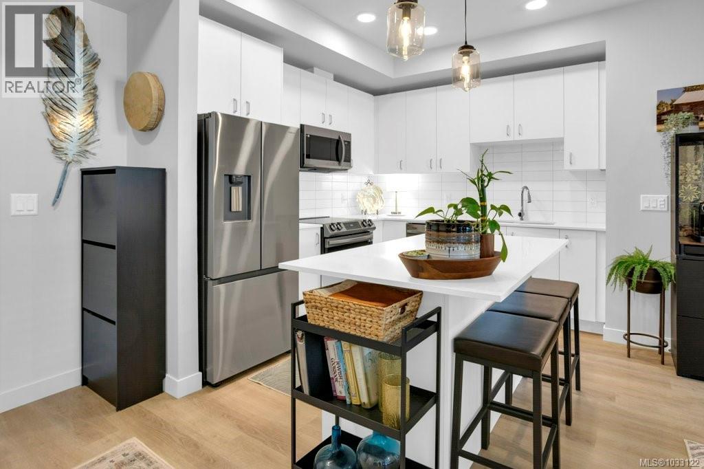 #313 140 Jensen Ave - Image 2