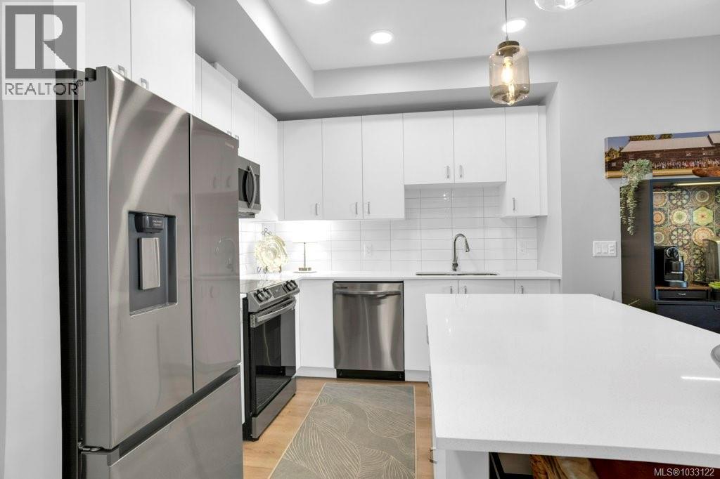 #313 140 Jensen Ave - 4