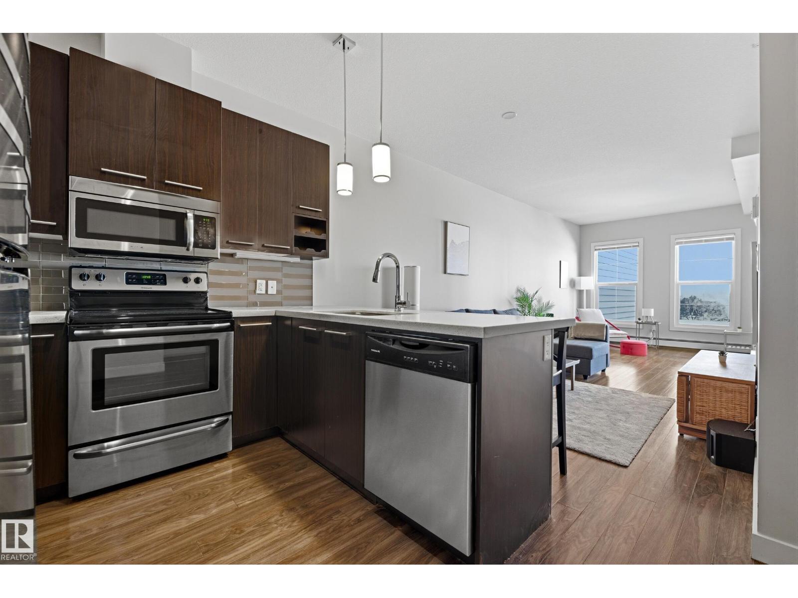 #403 10418 81 AV NW - 3