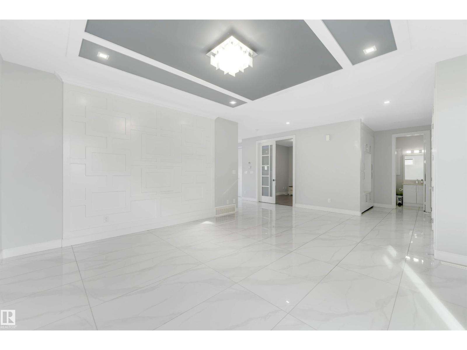 3736 1 AV SW SW - 16