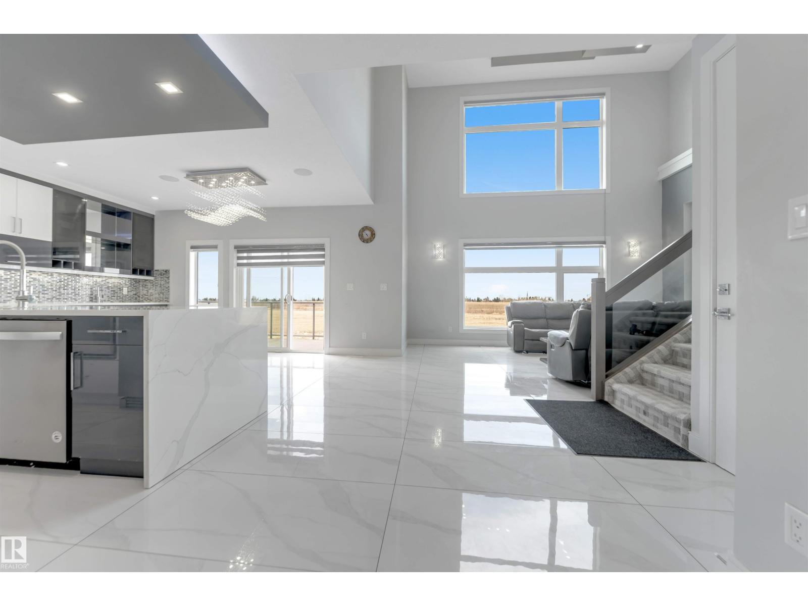 3736 1 AV SW SW - 19