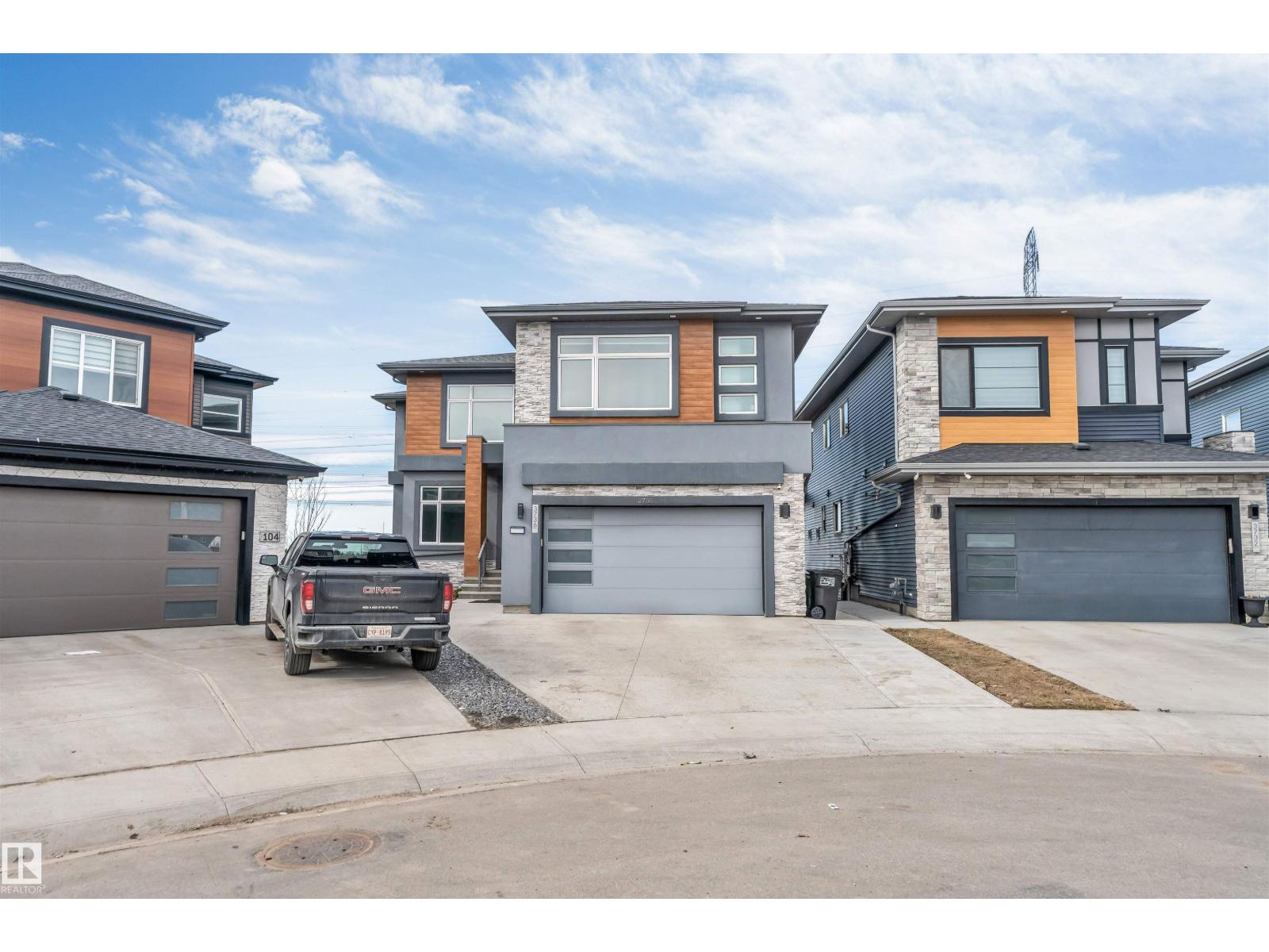 3736 1 AV SW SW - 2