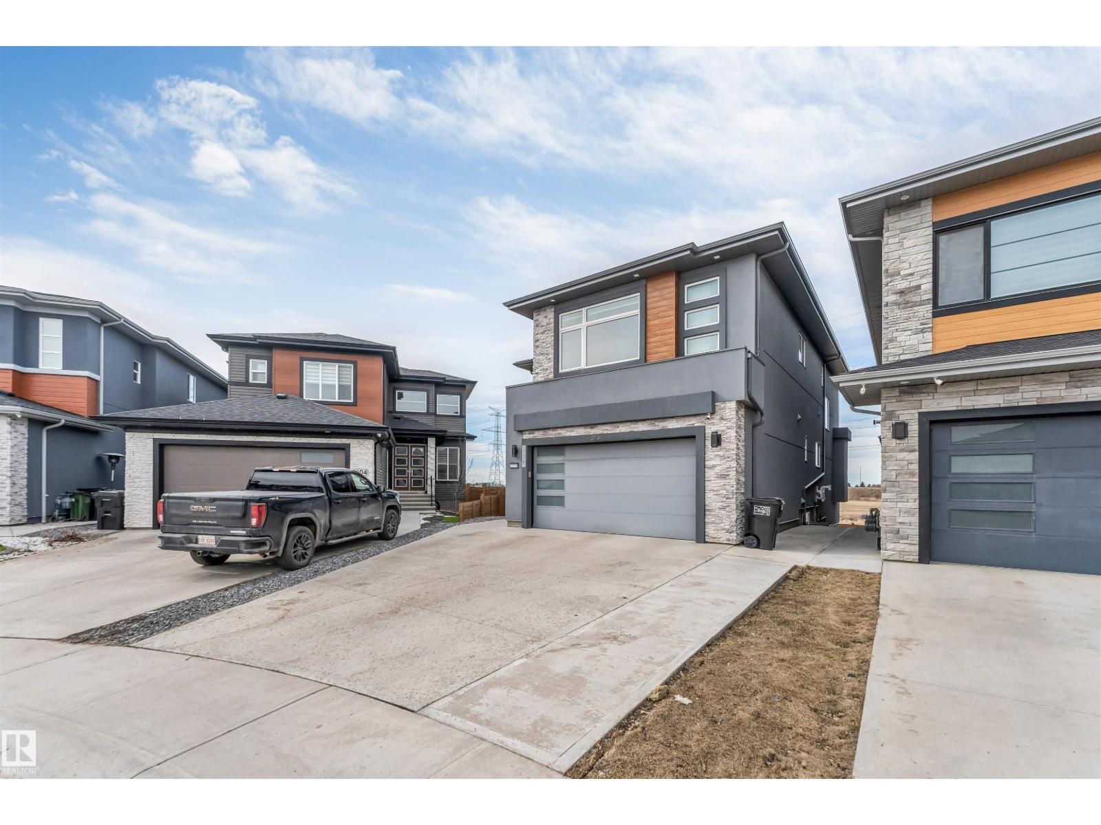 3736 1 AV SW SW - 3