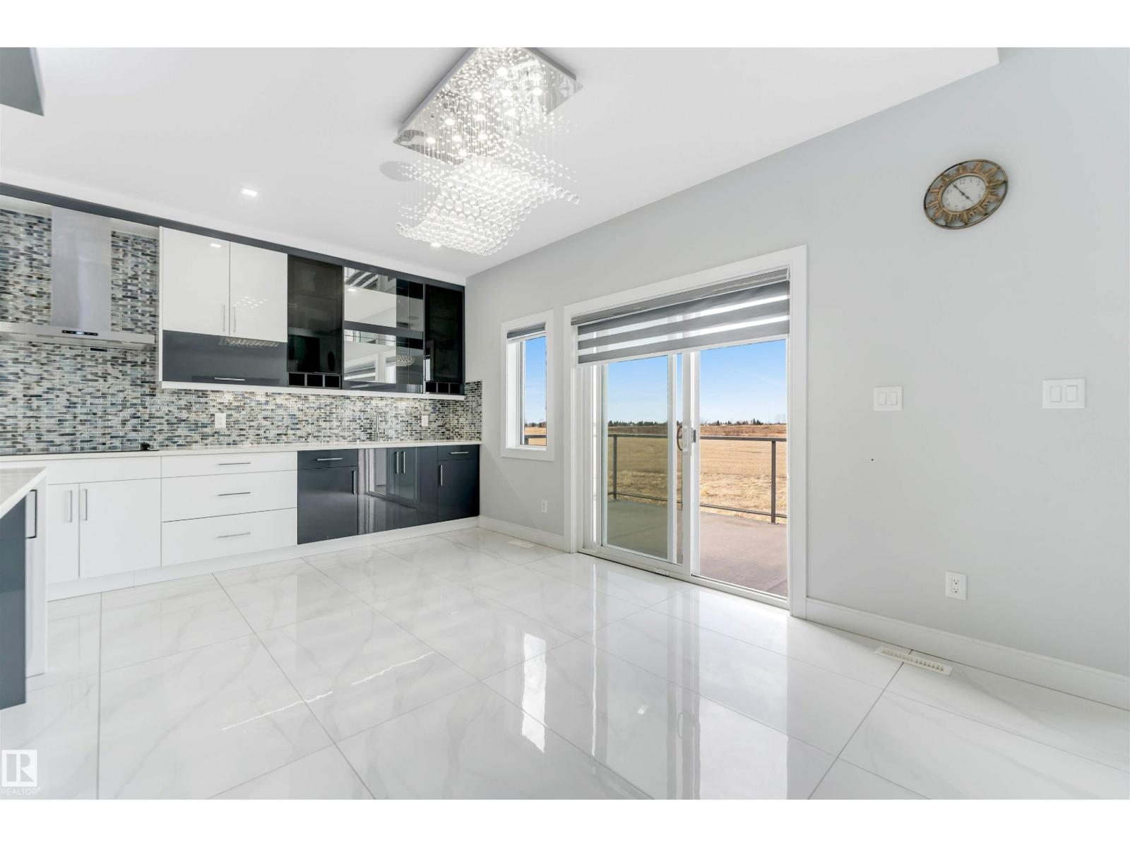 3736 1 AV SW SW - 34