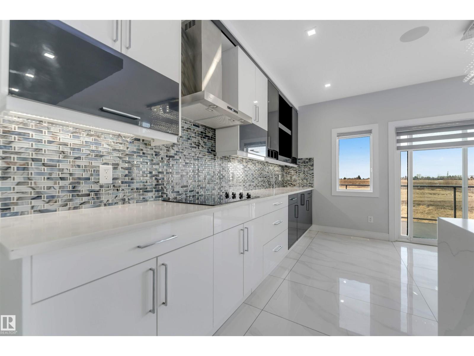 3736 1 AV SW SW - 35