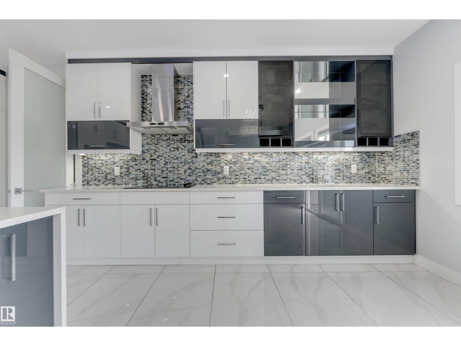 3736 1 AV SW SW - 37