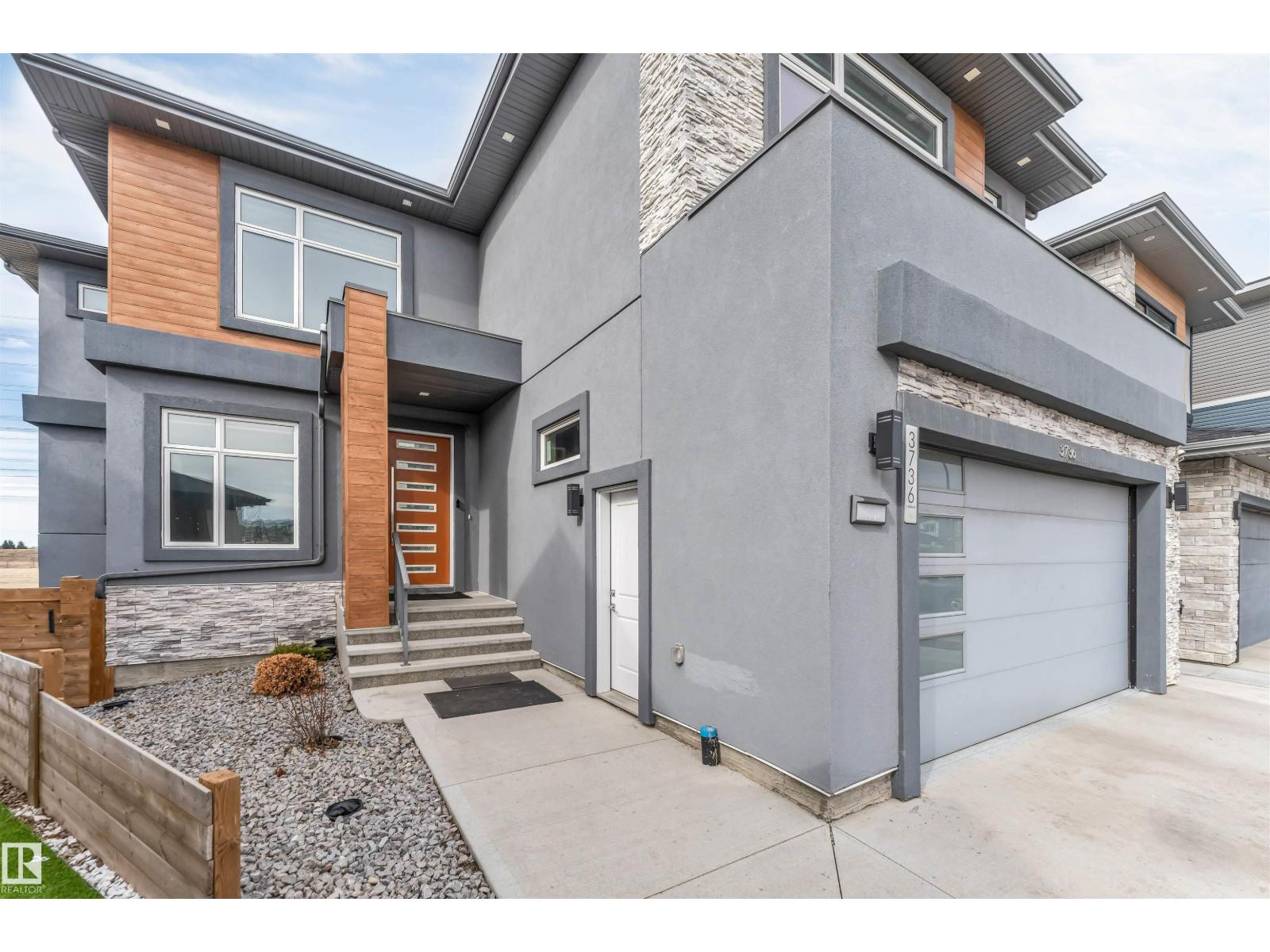 3736 1 AV SW SW - 4