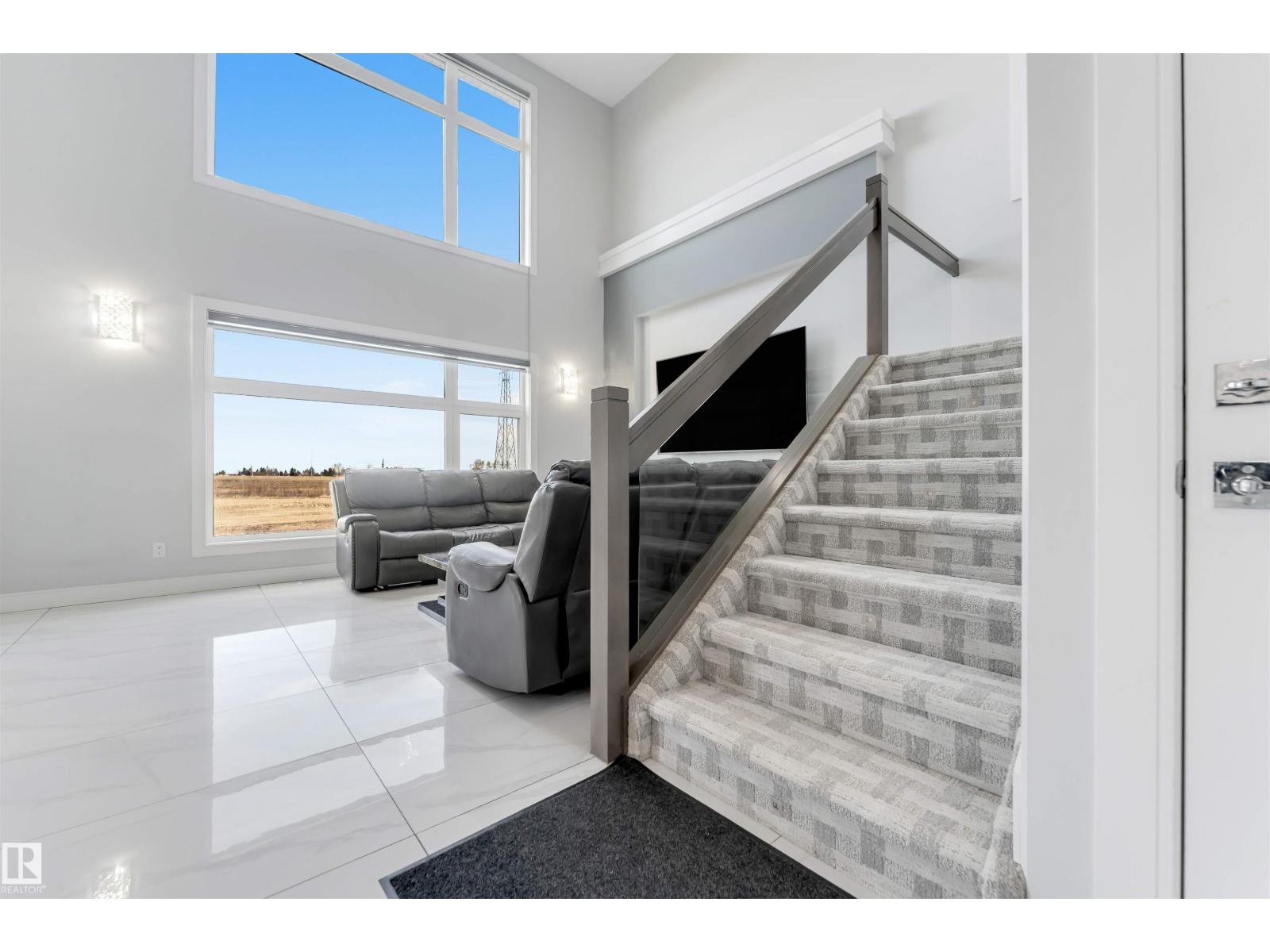 3736 1 AV SW SW - 40