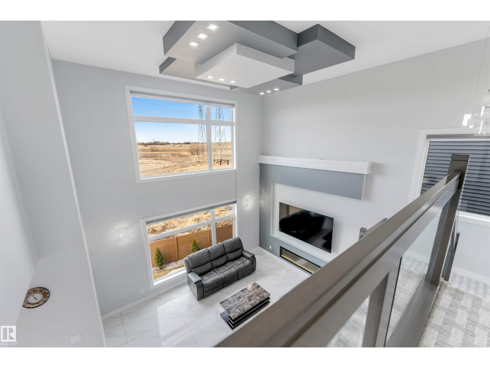 3736 1 AV SW SW - 42