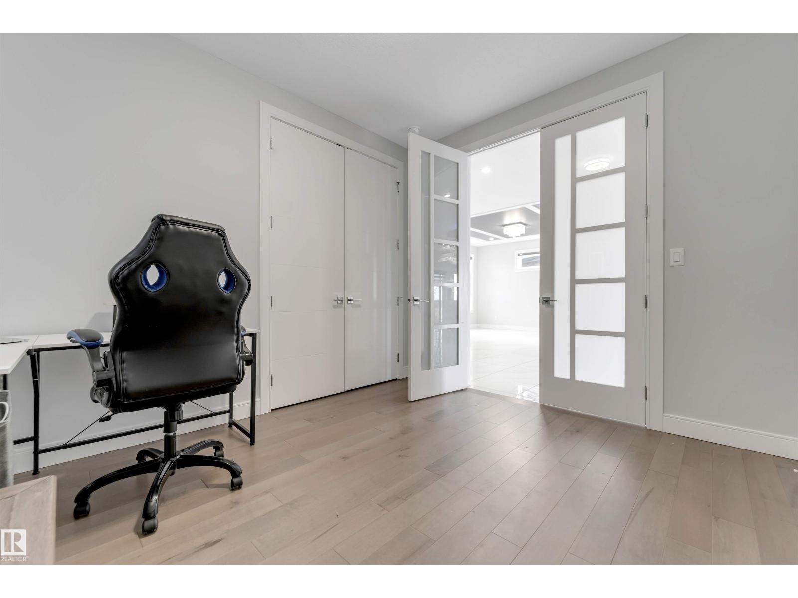 3736 1 AV SW SW - 45