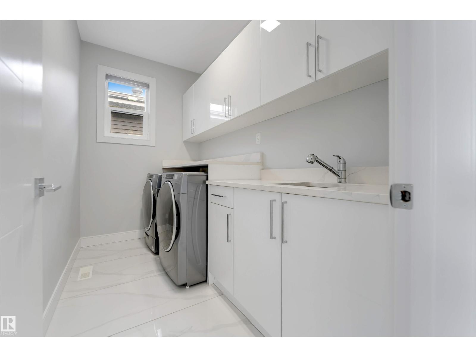 3736 1 AV SW SW - 48