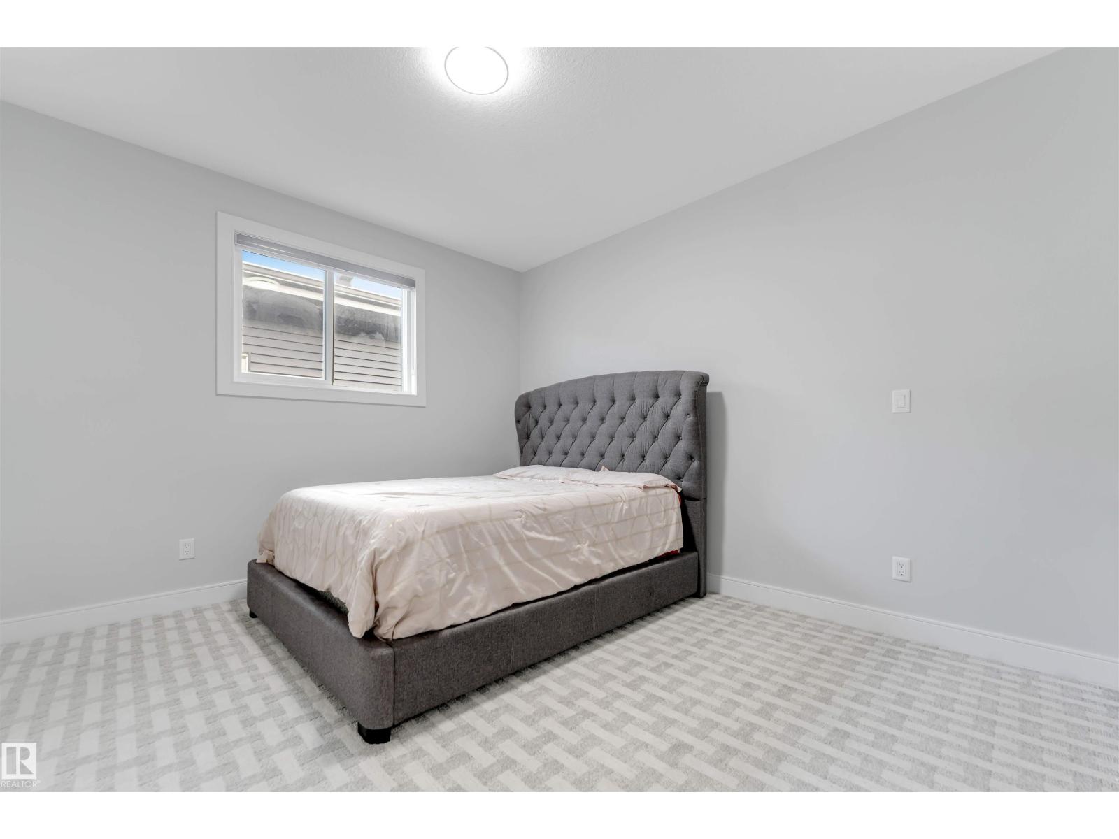 3736 1 AV SW SW - 49