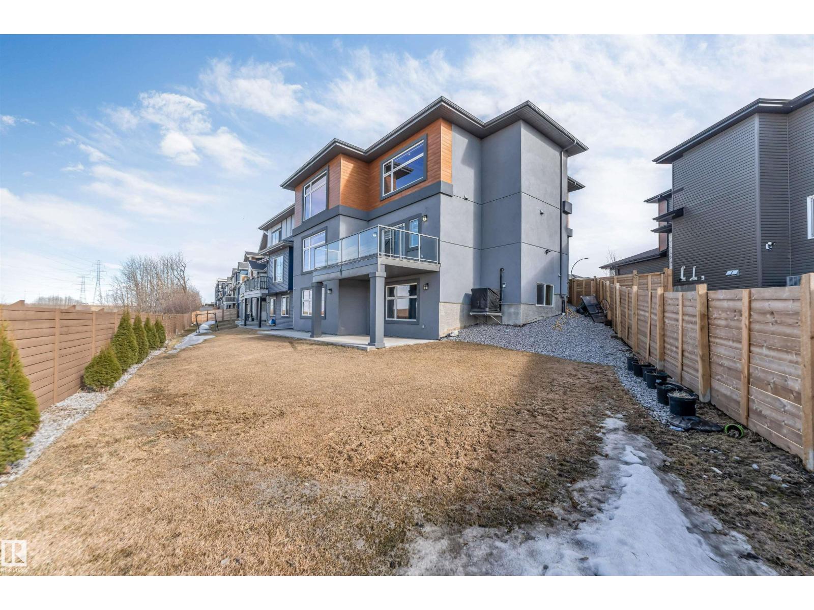 3736 1 AV SW SW - 5