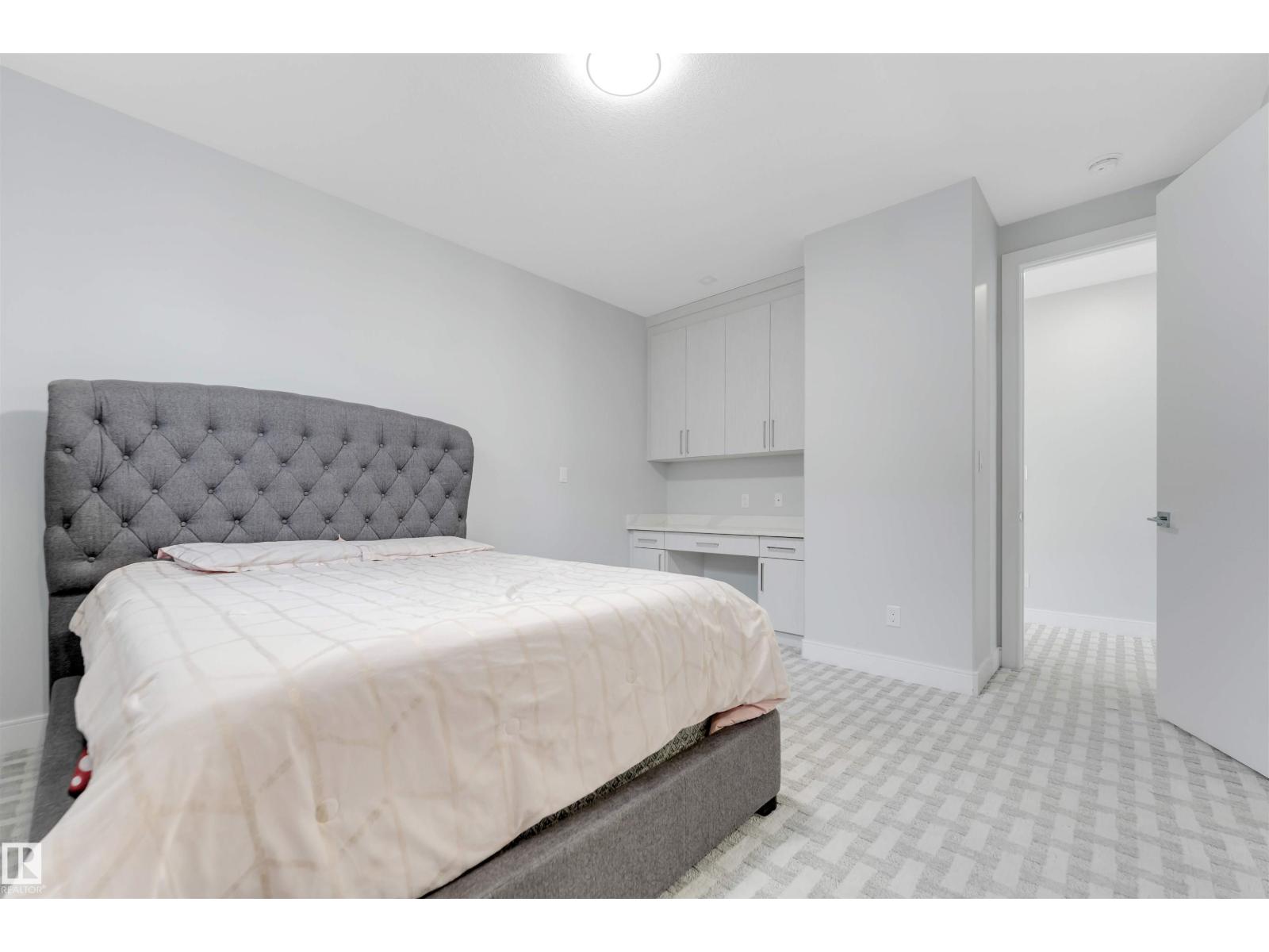 3736 1 AV SW SW - 50