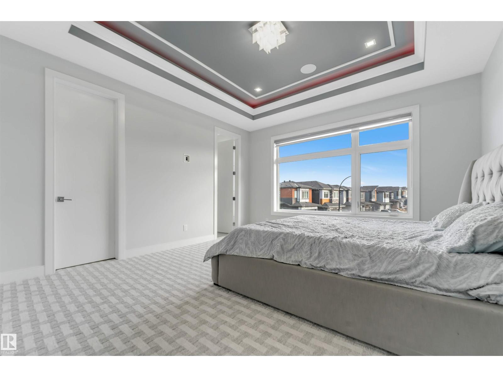 3736 1 AV SW SW - 54
