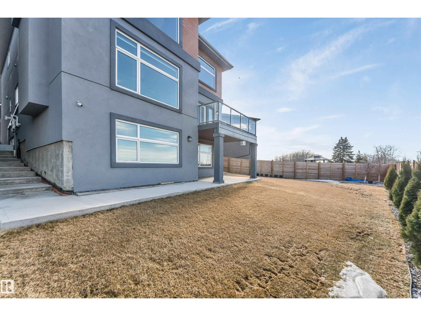 3736 1 AV SW SW - 6