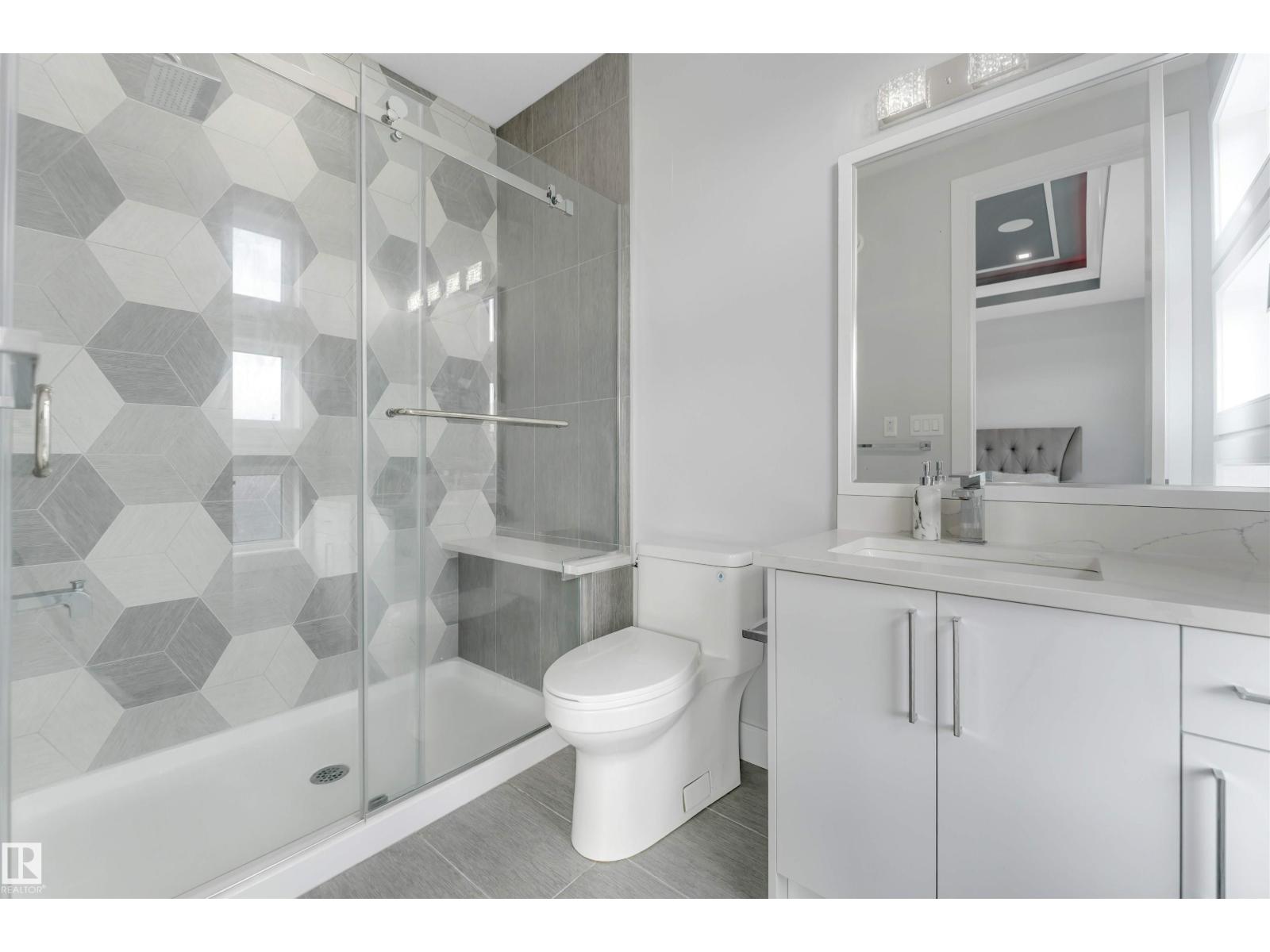 3736 1 AV SW SW - 60