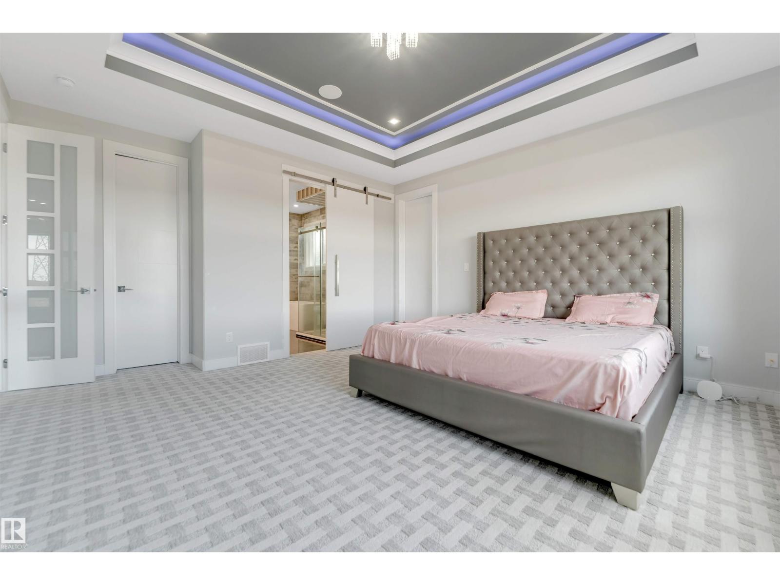 3736 1 AV SW SW - 61