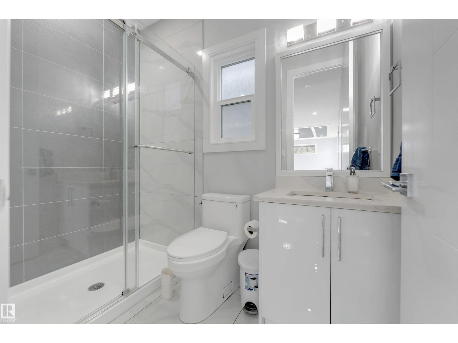 3736 1 AV SW SW - 66