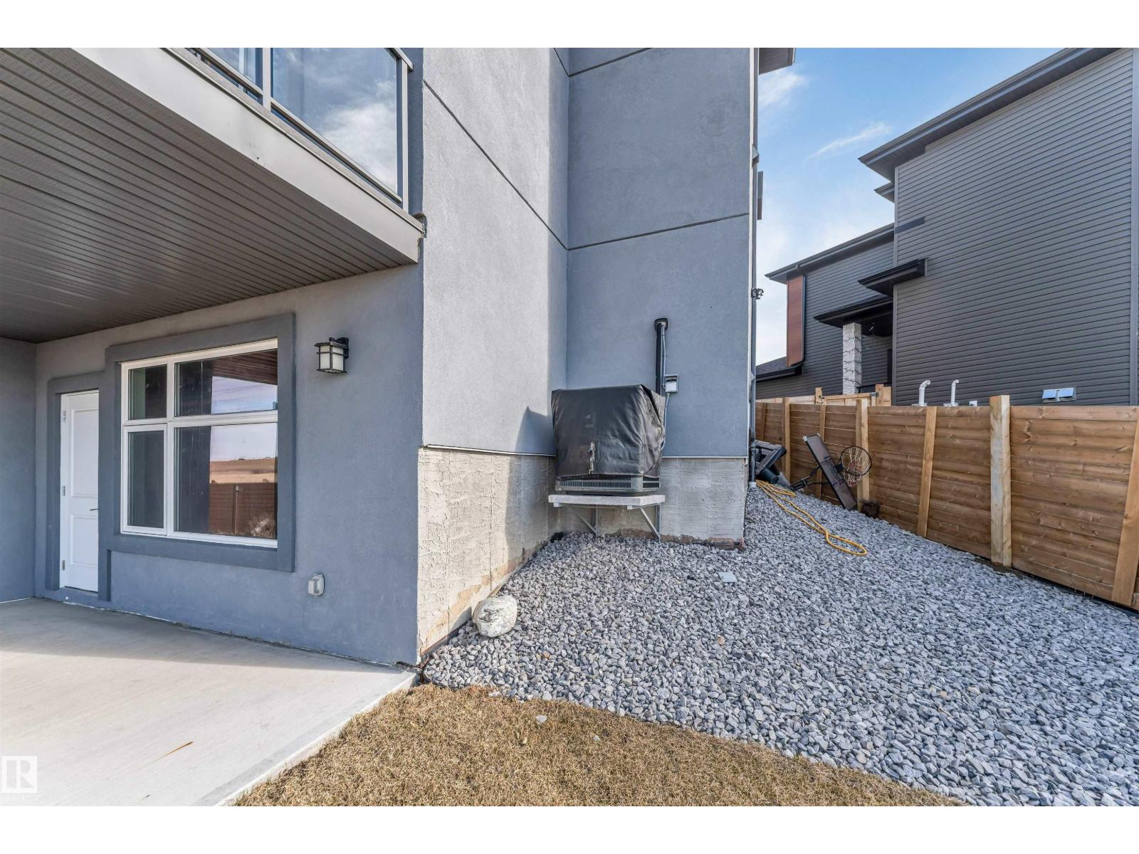 3736 1 AV SW SW - 8