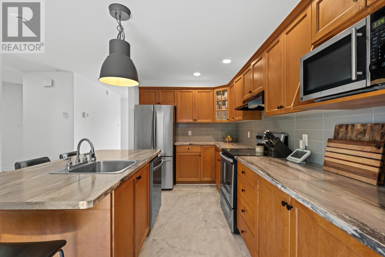 Property 21 of 49 of 37 Royal Masts Way