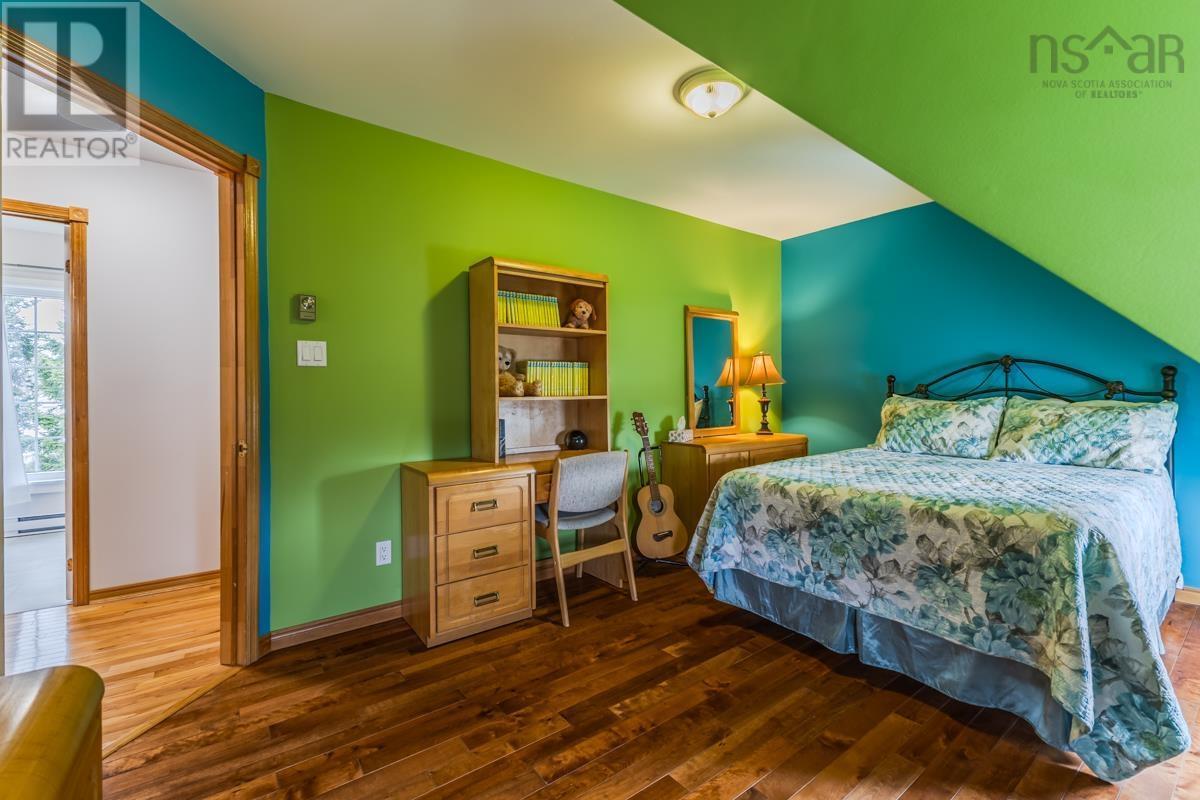 Property 29 of 39 of 53 MEADOWLAND Avenue