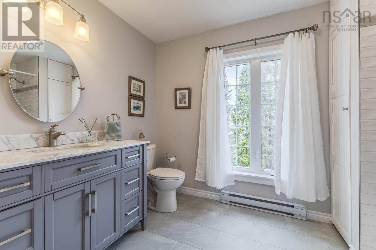 Property 23 of 39 of 53 MEADOWLAND Avenue