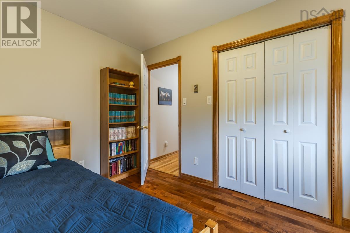 Property 27 of 39 of 53 MEADOWLAND Avenue