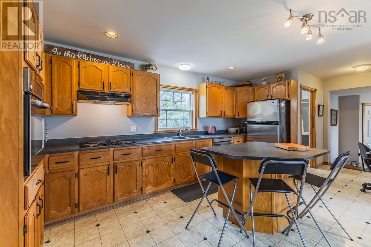 Property 7 of 39 of 53 MEADOWLAND Avenue