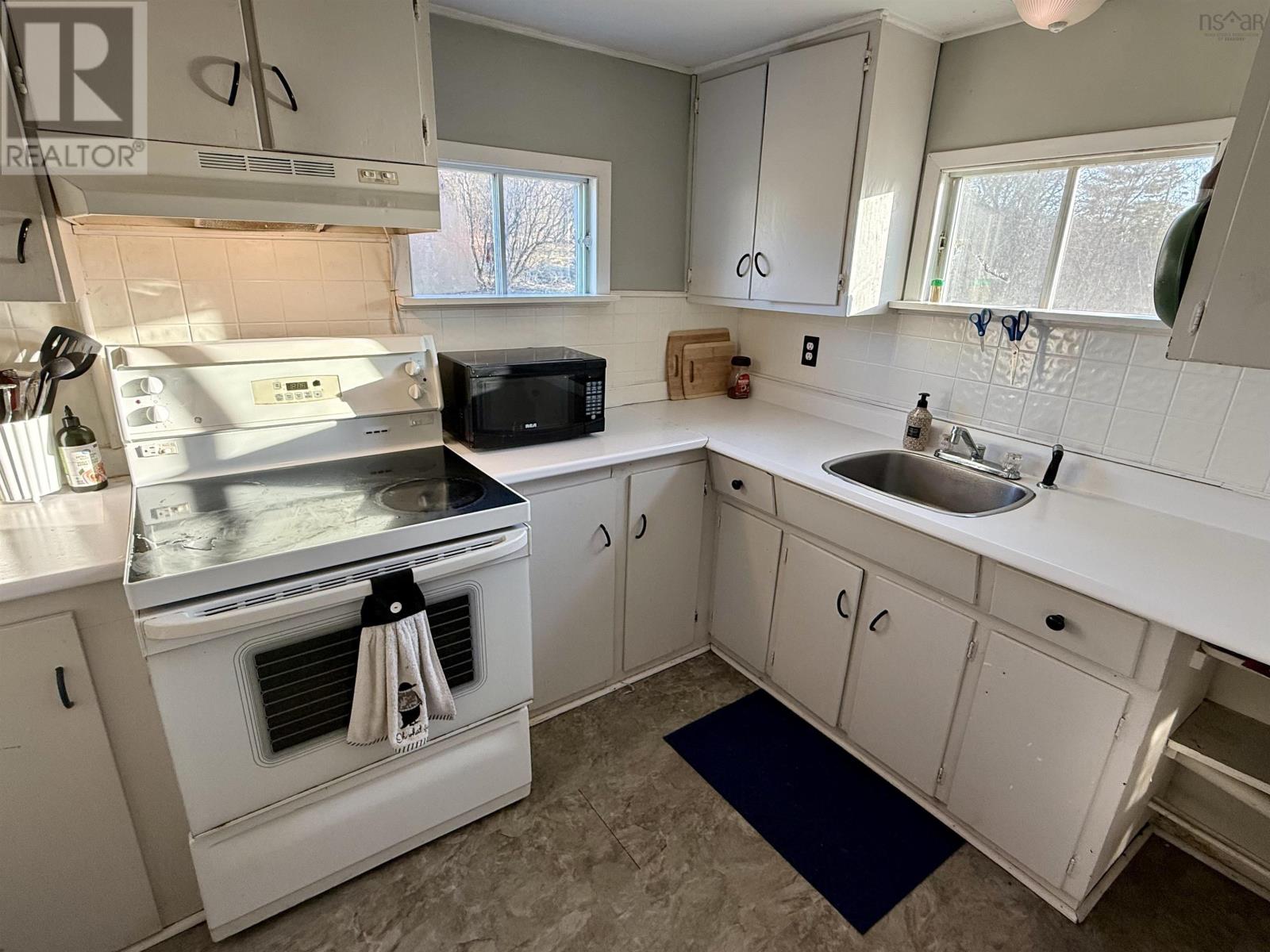 Property 8 of 35 of 10374 Highway 4