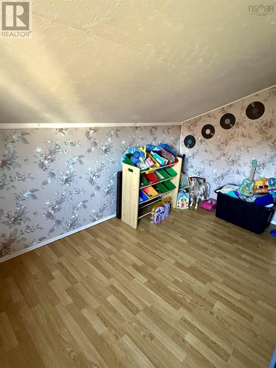 Property 28 of 35 of 10374 Highway 4