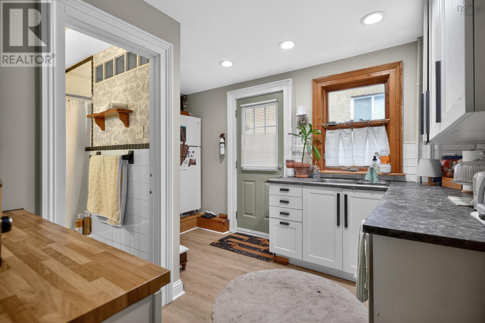 Property 12 of 43 of 53 Dahlia Street