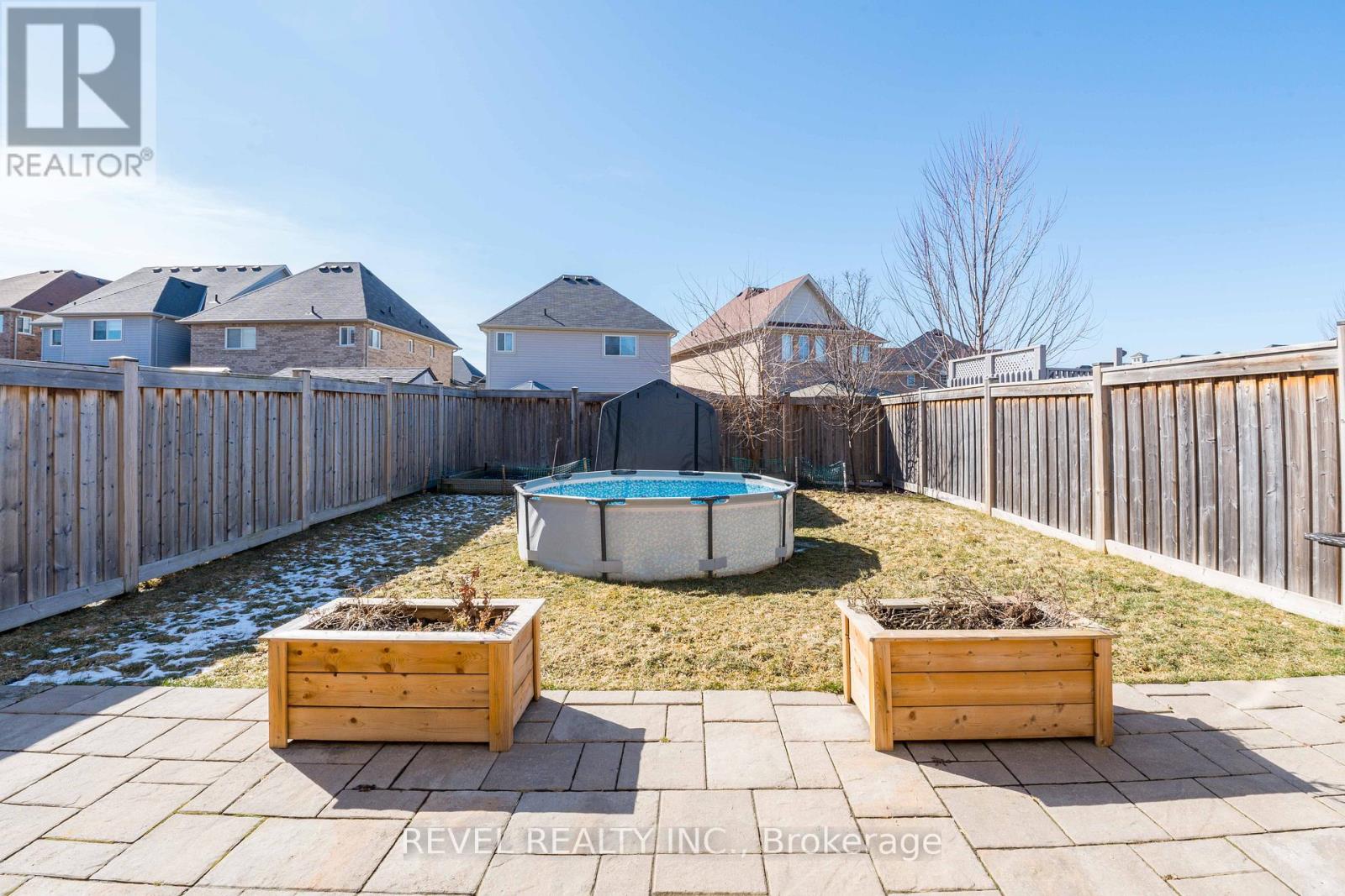 18 JACKSON DRIVE - 25