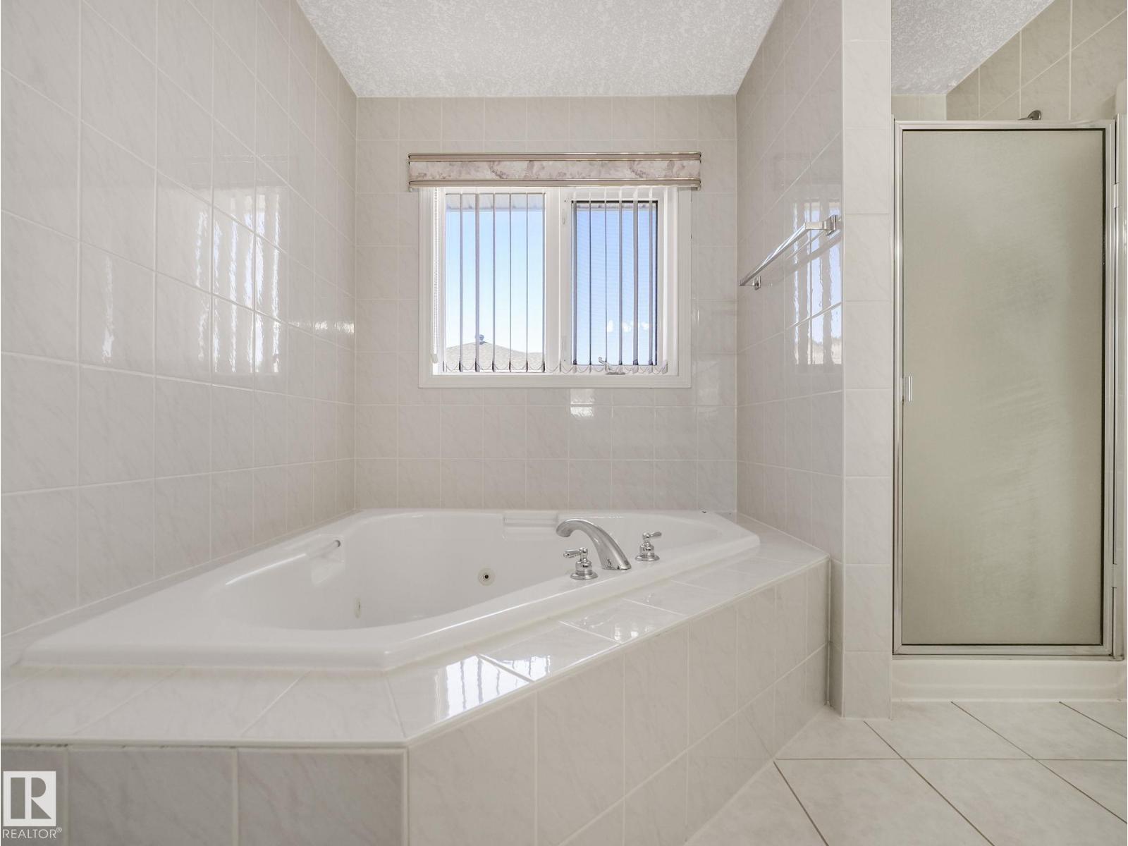 1054 ORMSBY CR NW - 26