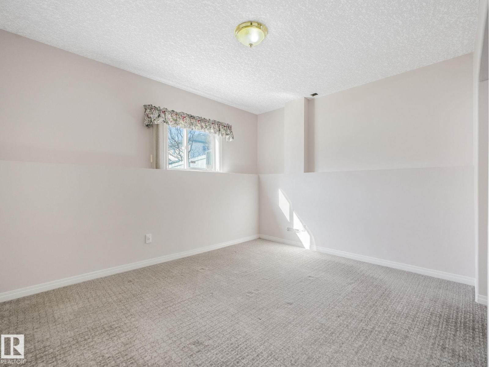 1054 ORMSBY CR NW - 45