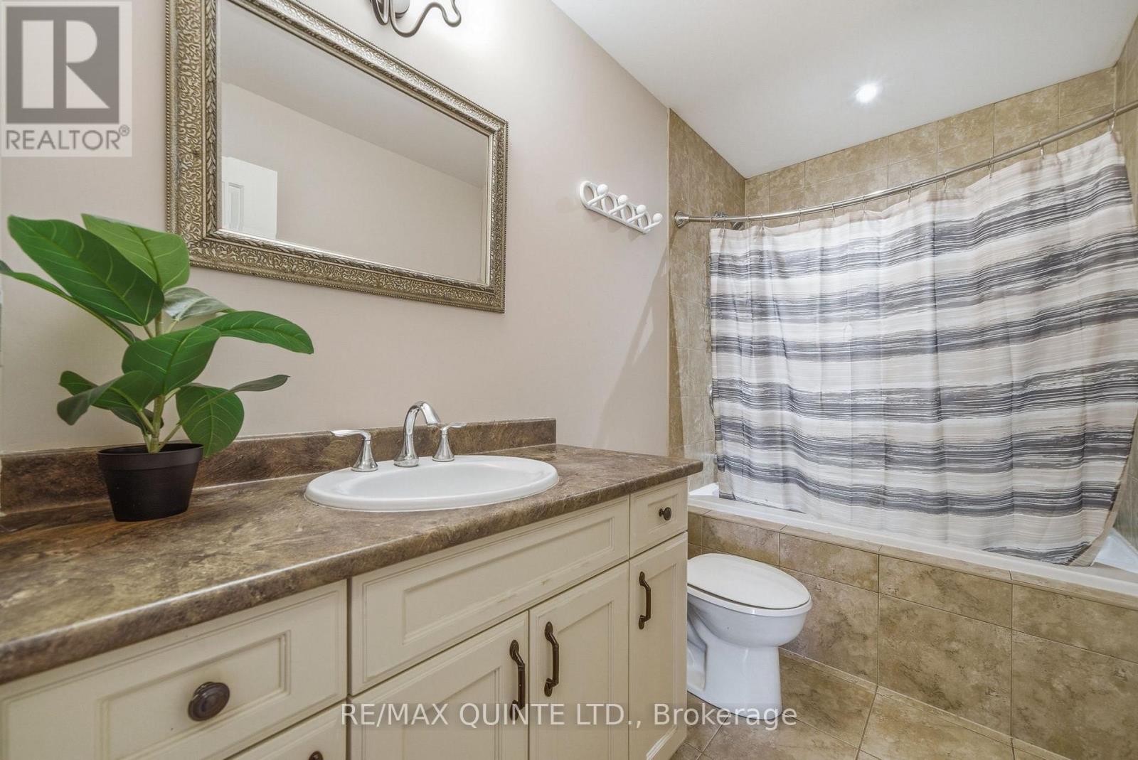 47 HANOVER COURT - 22