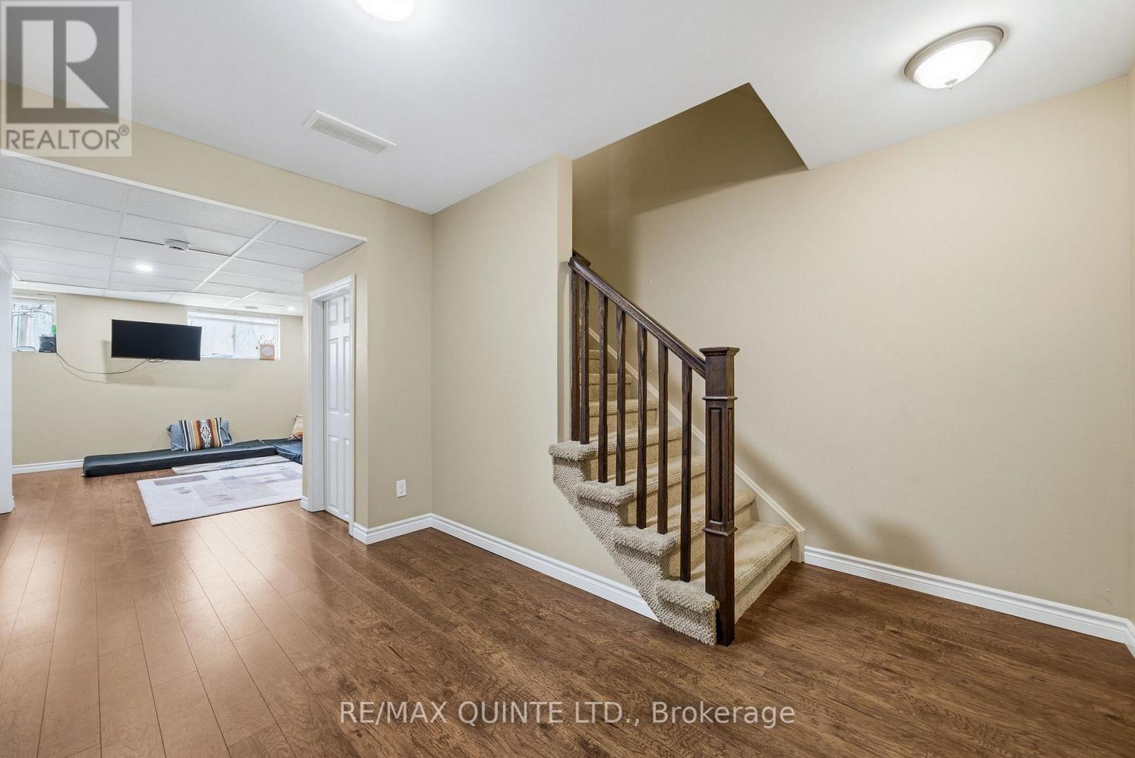 47 HANOVER COURT - 24