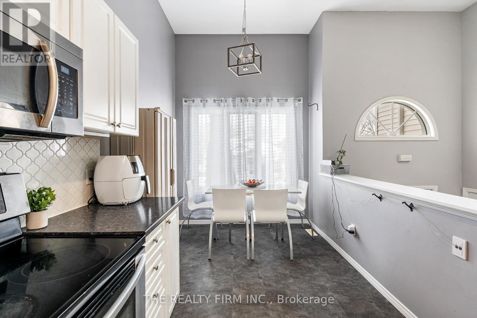 79 SUNRISE CRESCENT — photo 4