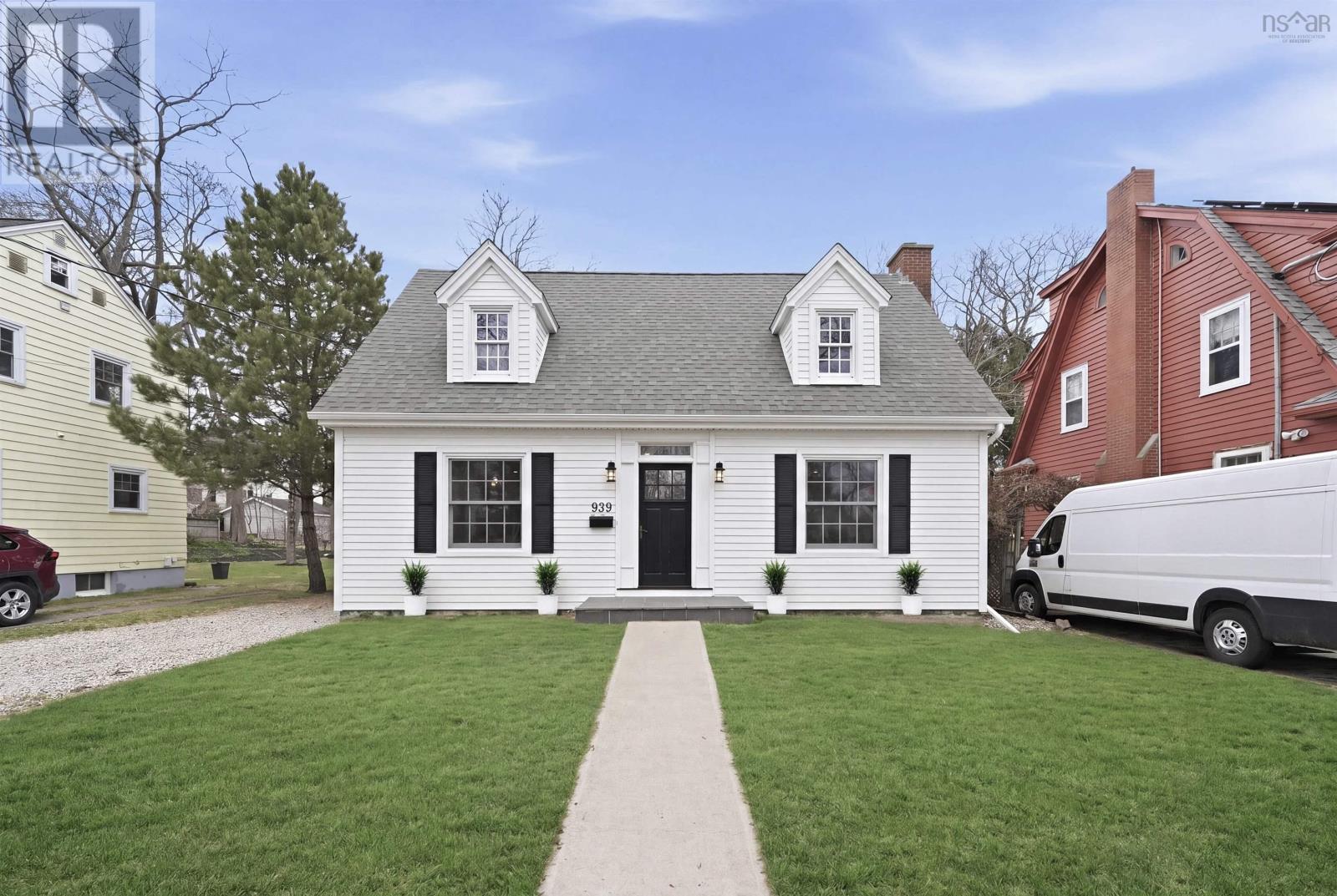 Property photo of 939 Bellevue Avenue