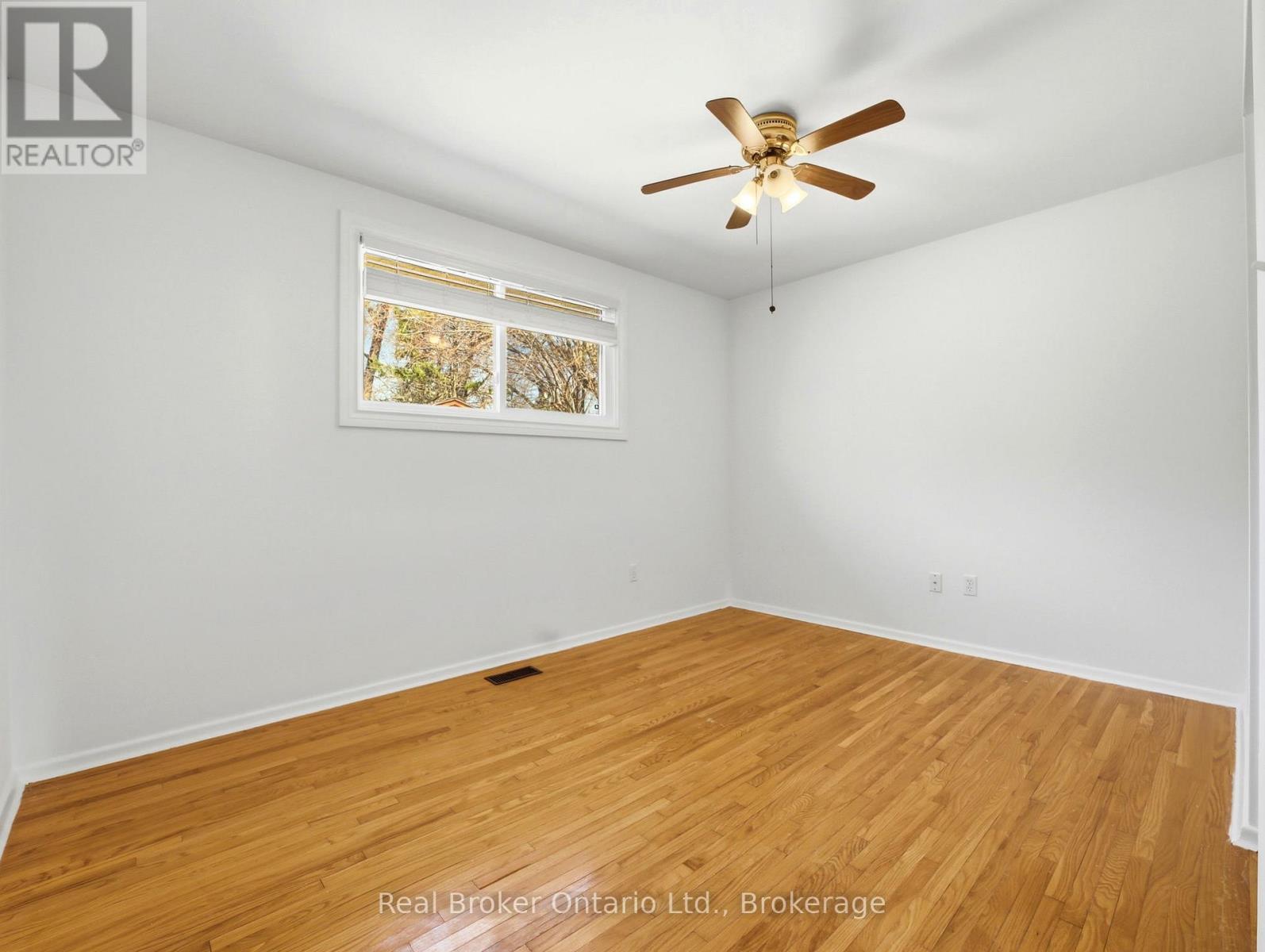 393 ENFIELD ROAD — photo 17