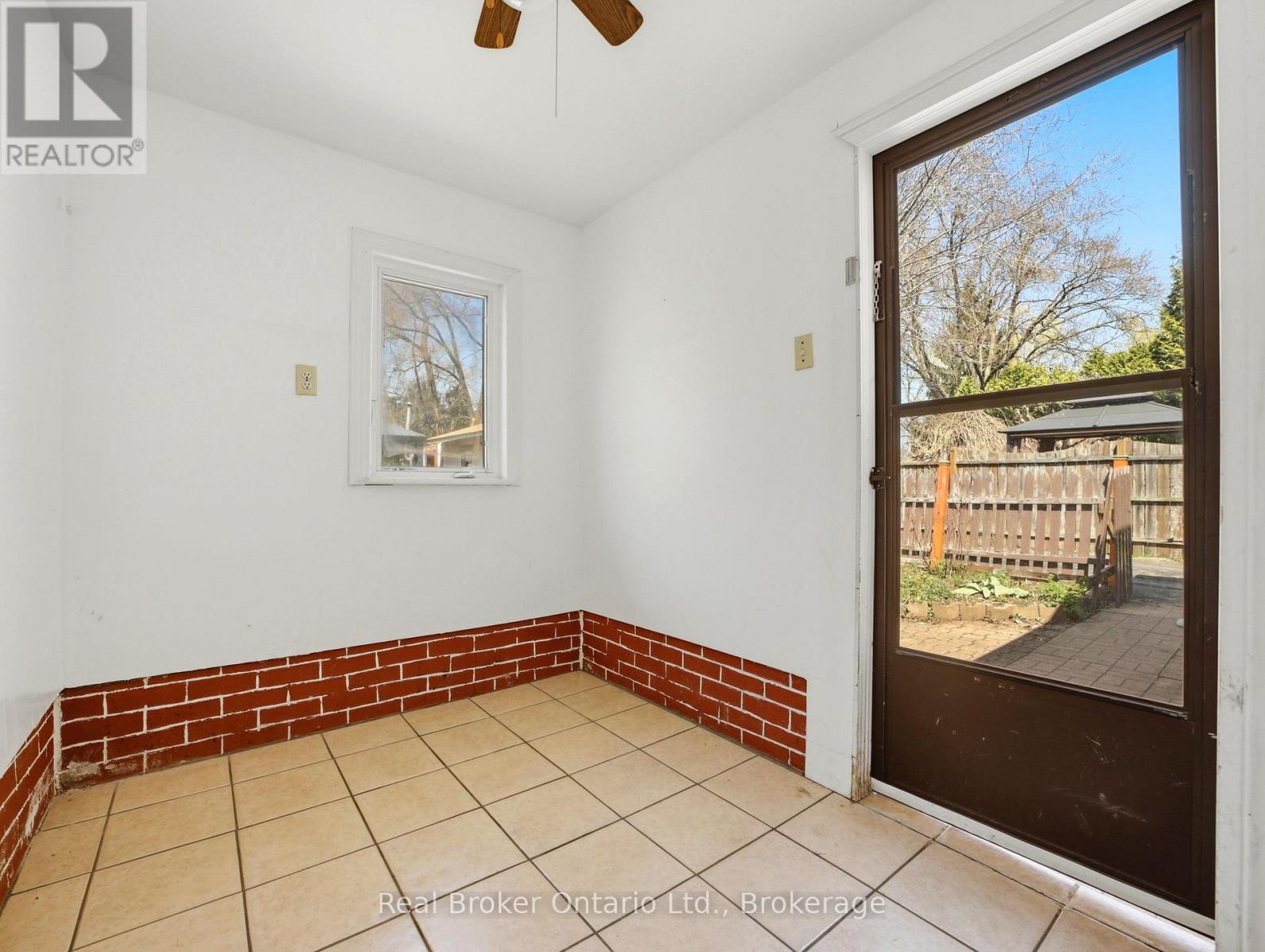 393 ENFIELD ROAD — photo 23