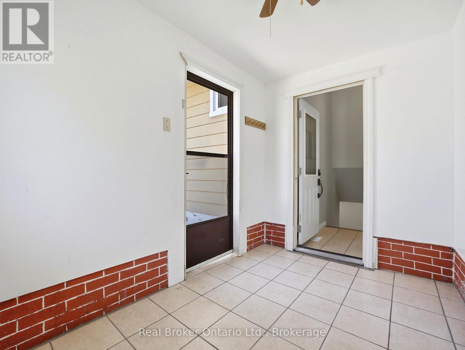 393 ENFIELD ROAD — photo 24