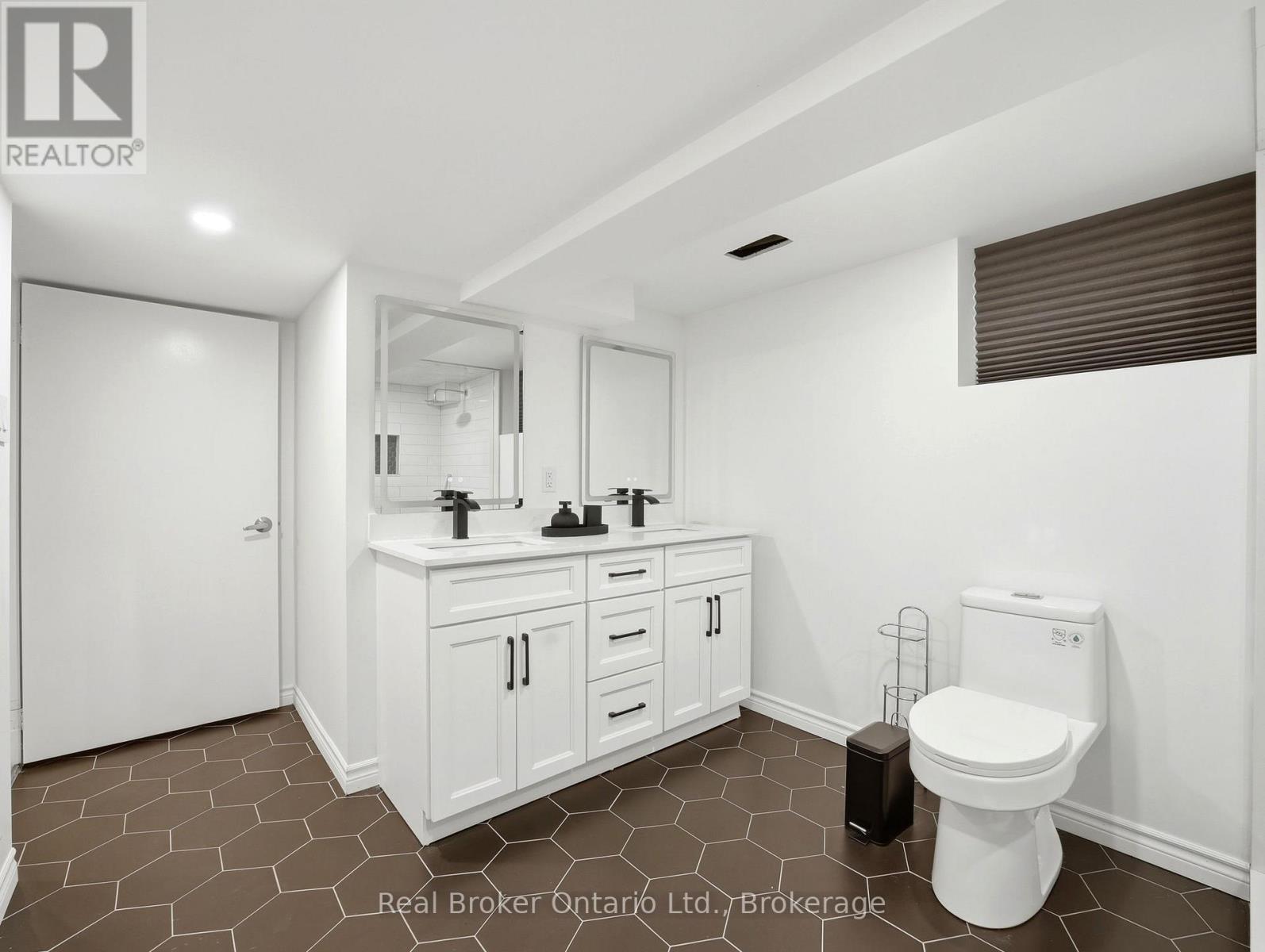 393 ENFIELD ROAD — photo 30